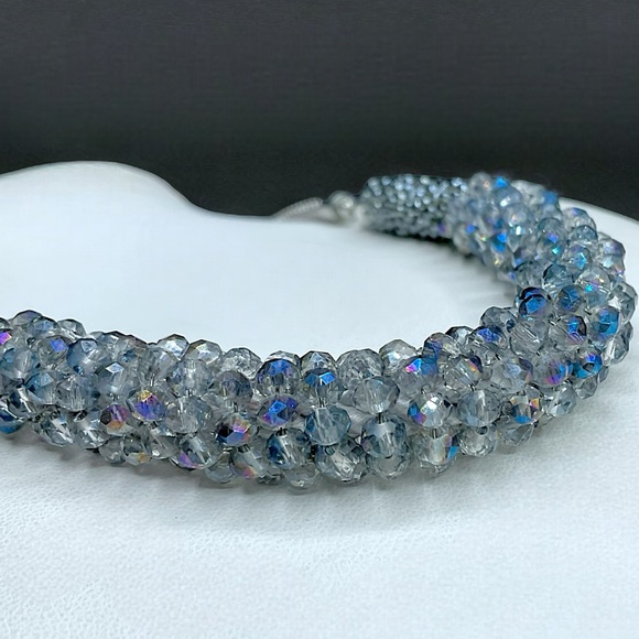 🌺Silver Crystal Necklace - Picture 5 of 9